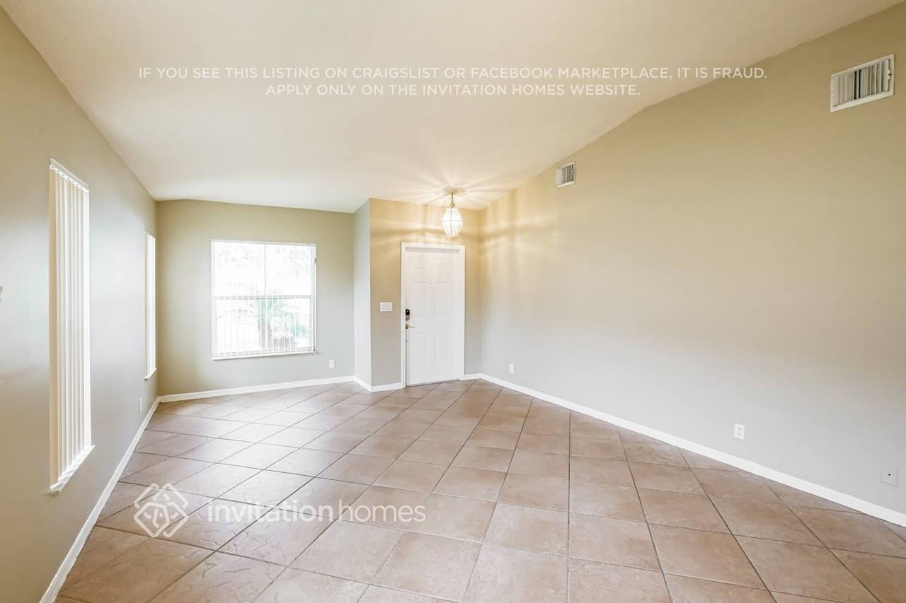 950 Sw 164th Ave - Photo 3 of 17