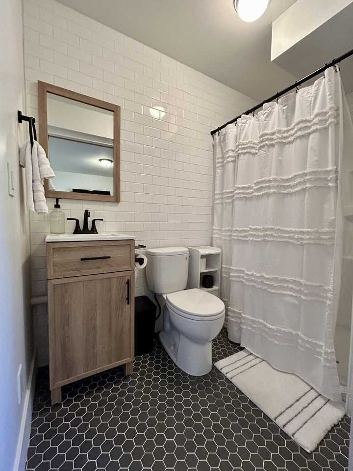 301 1st Ave N #1 - Photo 6 of 10