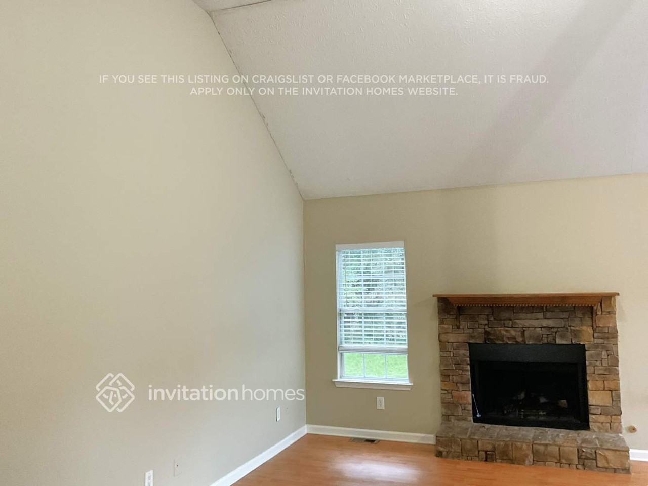 4088 Water Hole Ct - Photo 2 of 14