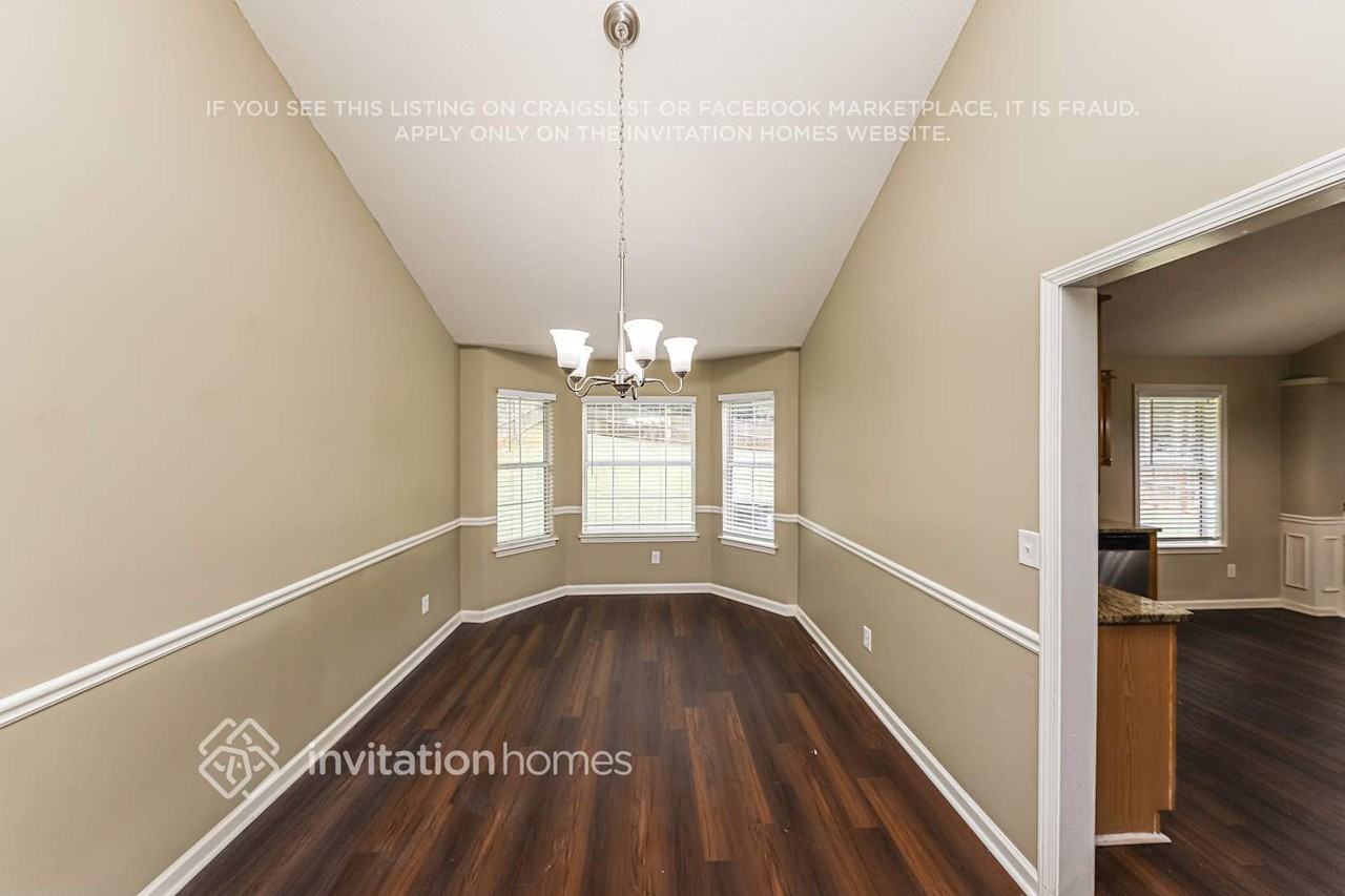 4185 Soaring Dr - Photo 7 of 18
