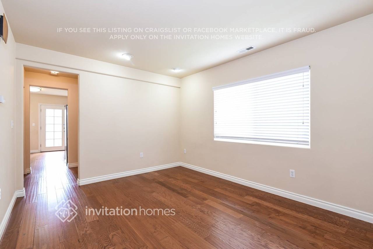 12227 47th Ave S - Photo 3 of 16
