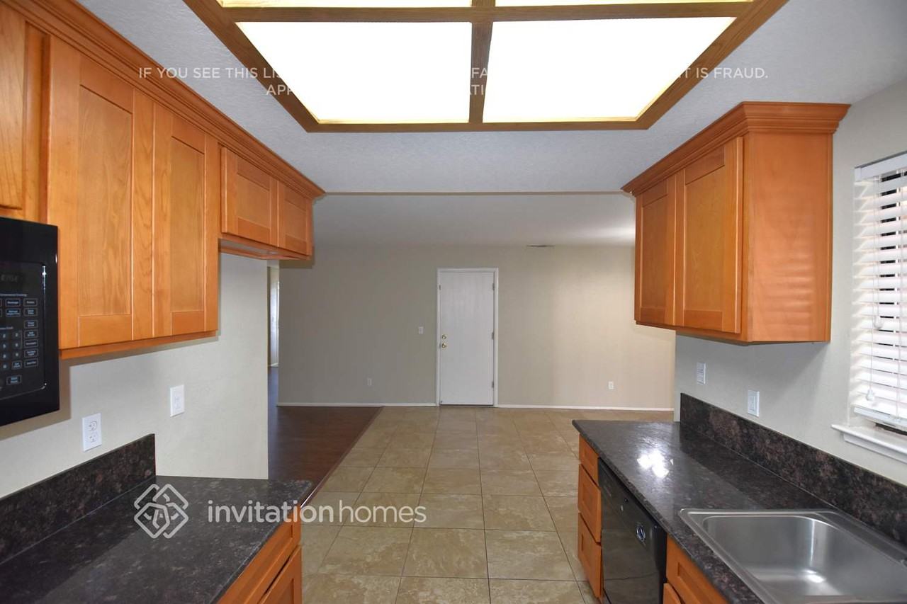 1355 Colfax Dr - Photo 3 of 12