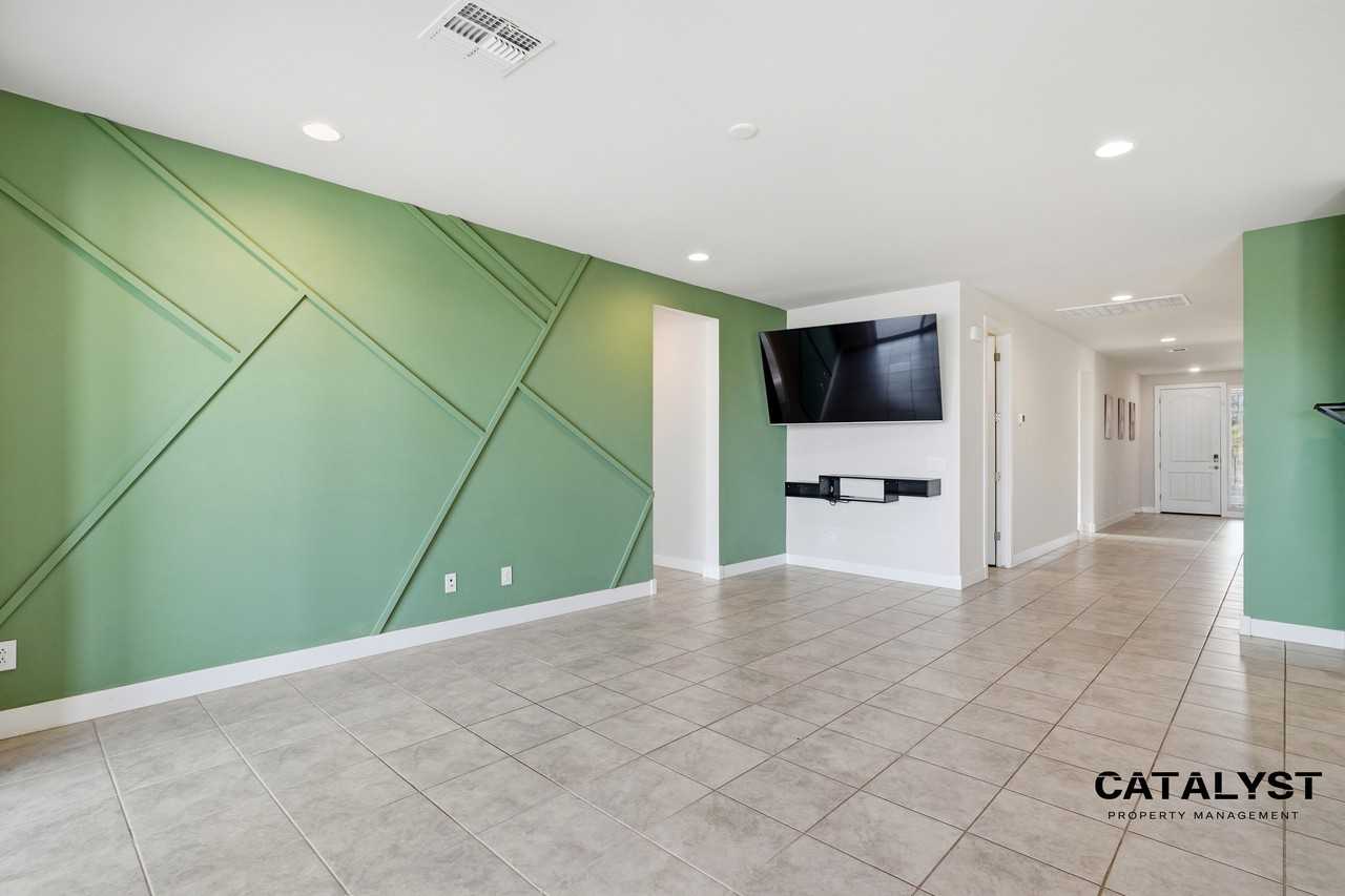 6926 W Winston Dr #1 - Photo 6 of 42