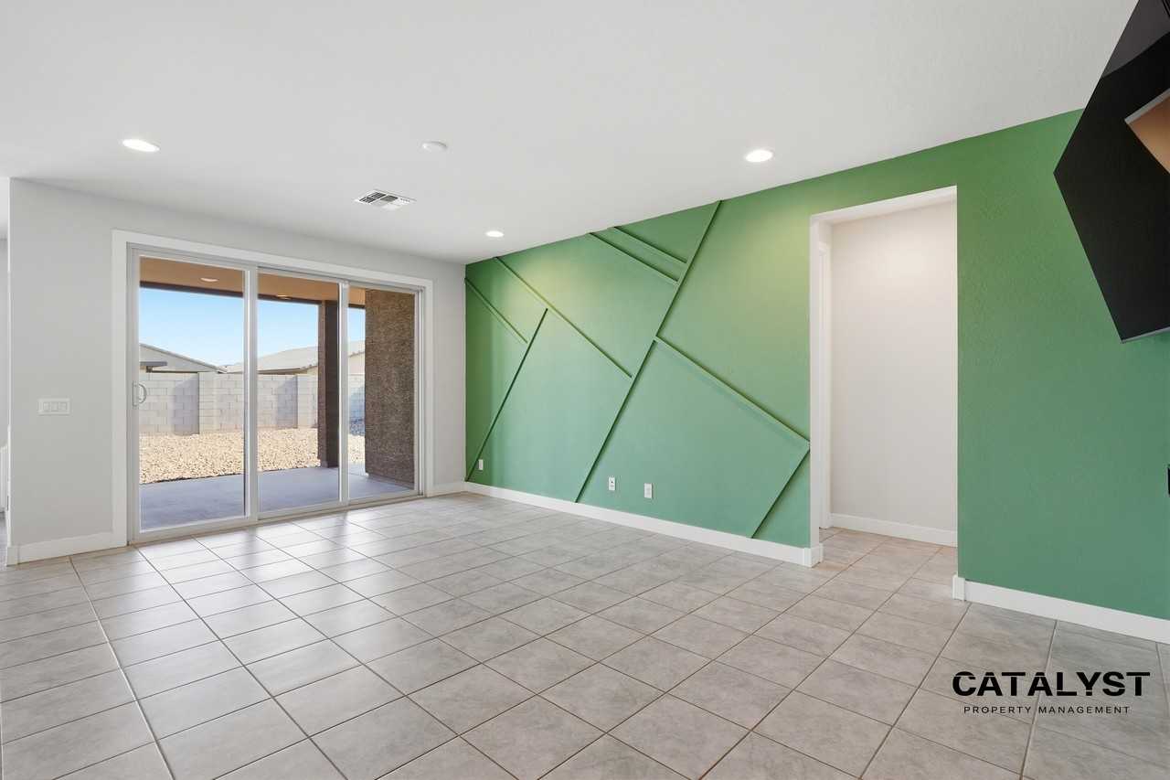 6926 W Winston Dr #1 - Photo 7 of 42