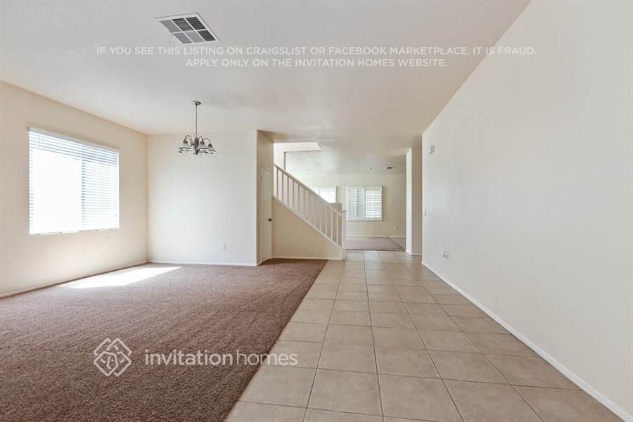 2533 Carolyn Dr - Photo 2 of 20