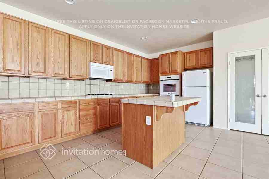 2533 Carolyn Dr - Photo 4 of 20