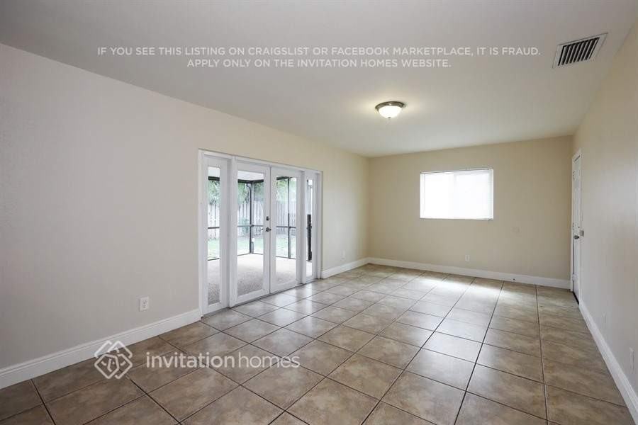 4904 Sw 90th Ave - Photo 6 of 20