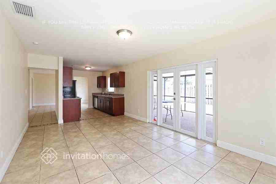 4904 Sw 90th Ave - Photo 7 of 20