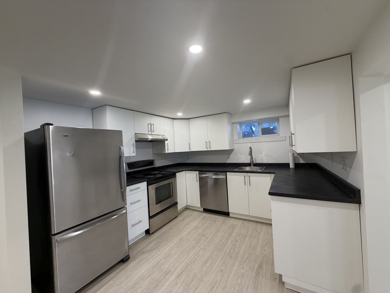 9452 Fletcher Street - Photo 3 of 23