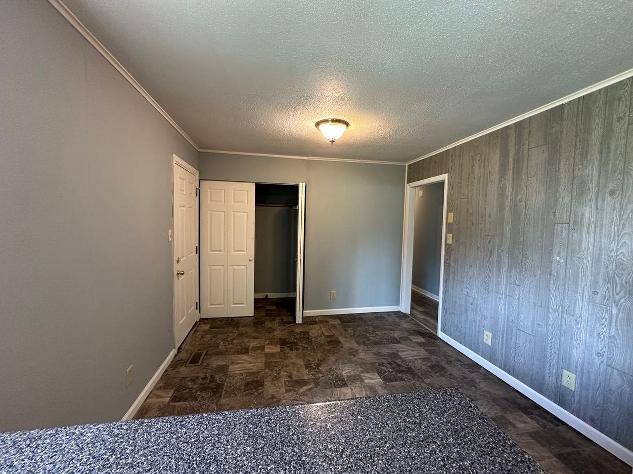 1129 Roswell Rd - Photo 5 of 20