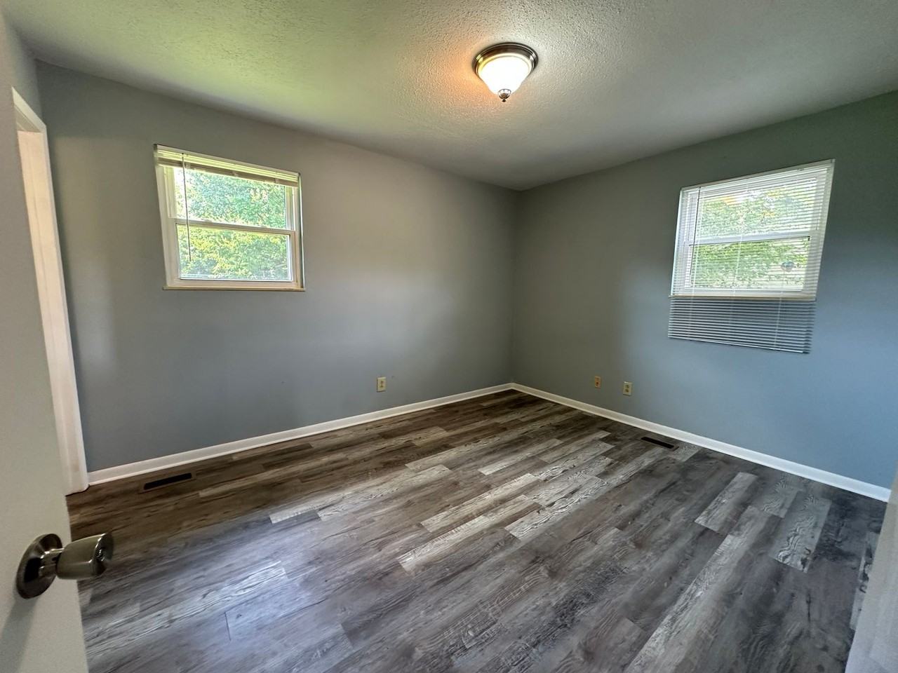 1129 Roswell Rd - Photo 6 of 20