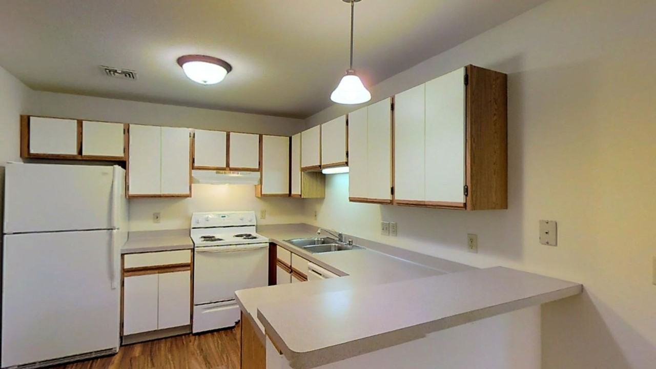 N168W21770 Main St - Photo 4 of 10