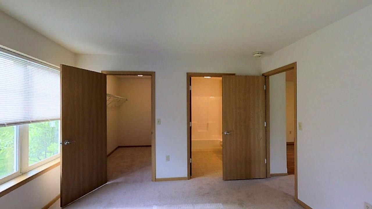 N168W21770 Main St - Photo 5 of 10
