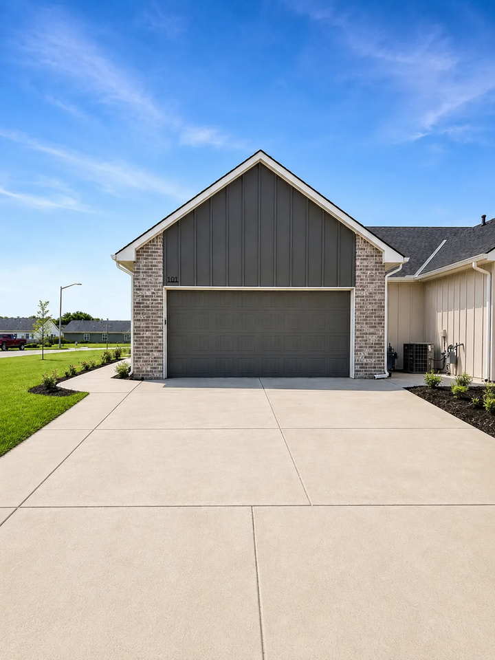 101 101 N Mendocino Ct - Photo 2 of 23