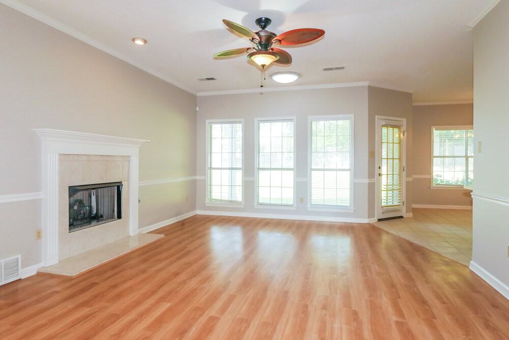 3924 Tamara Dr - Photo 5 of 17