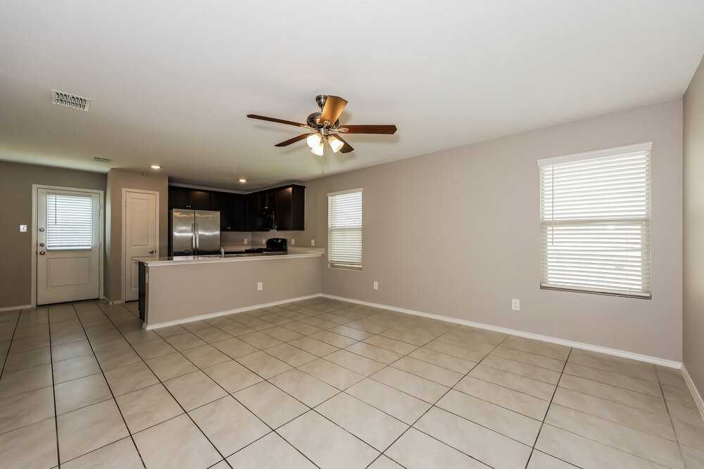 1149 Crestview Dr - Photo 5 of 16