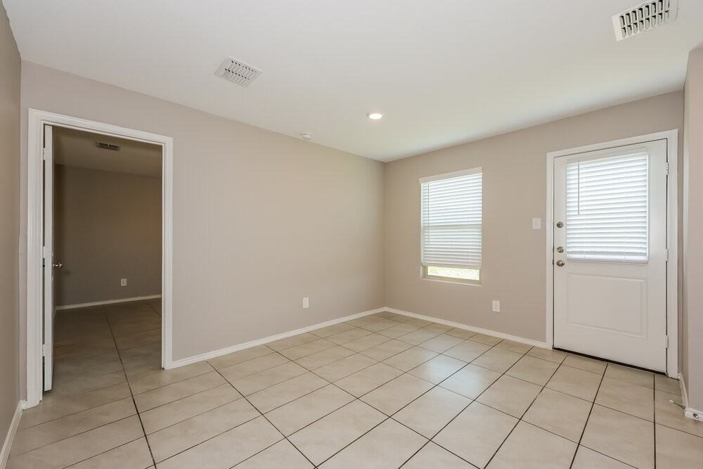 1149 Crestview Dr - Photo 6 of 16