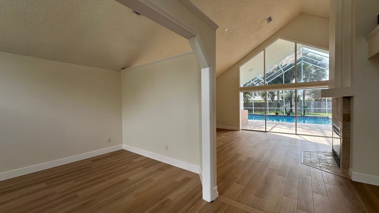 935 Shriver Cir - Photo 3 of 45