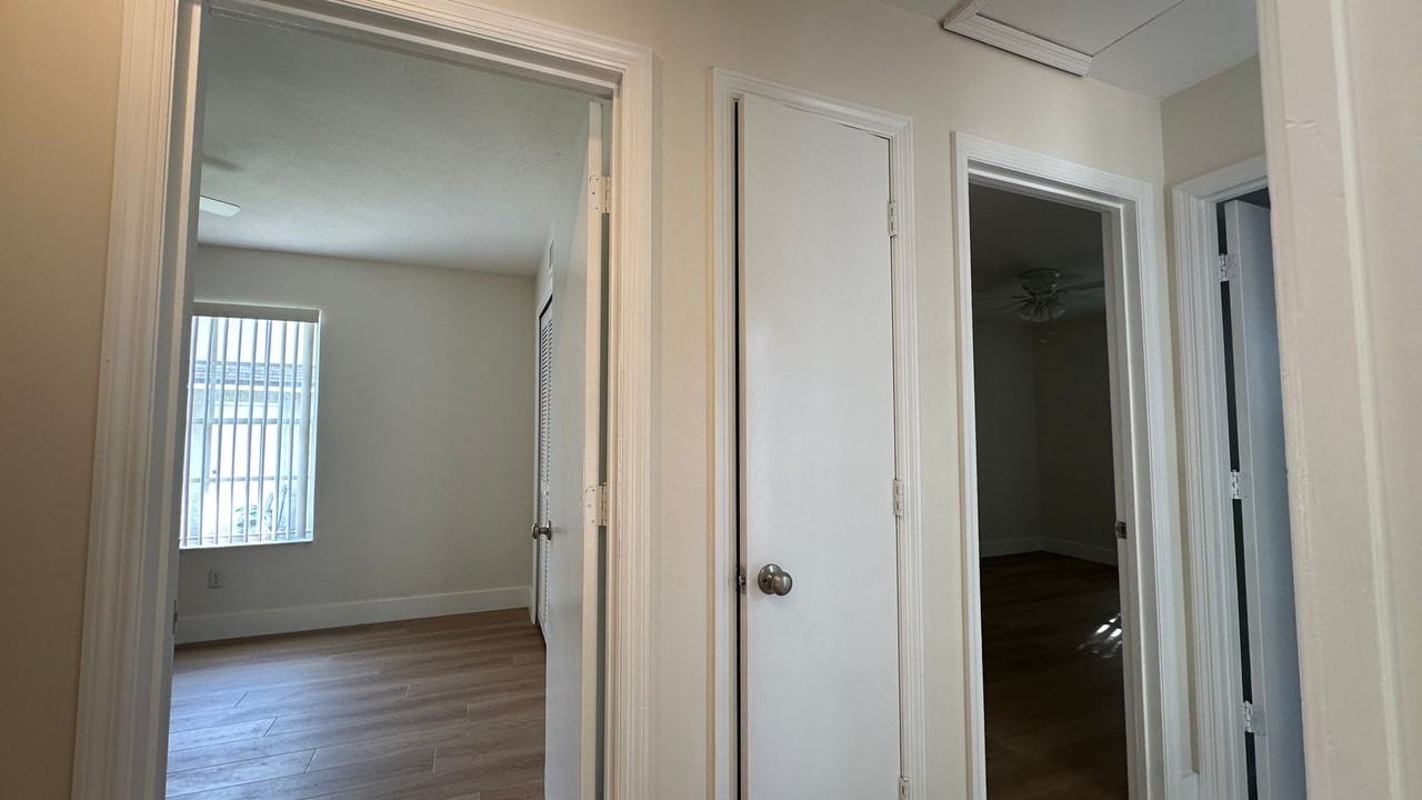 935 Shriver Cir - Photo 6 of 45