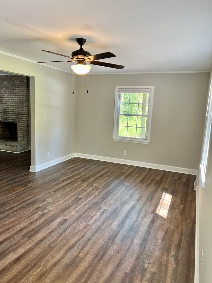 1278 Redding Ln - Photo 4 of 31