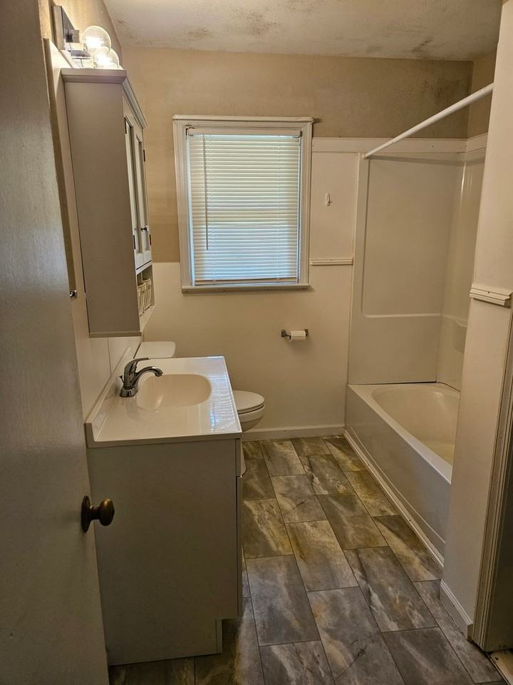 2477 Meadow Rd - Photo 5 of 8