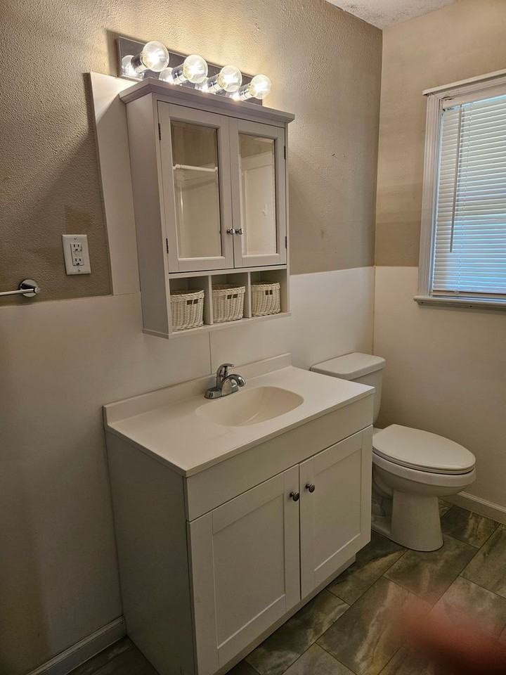 2477 Meadow Rd - Photo 6 of 8
