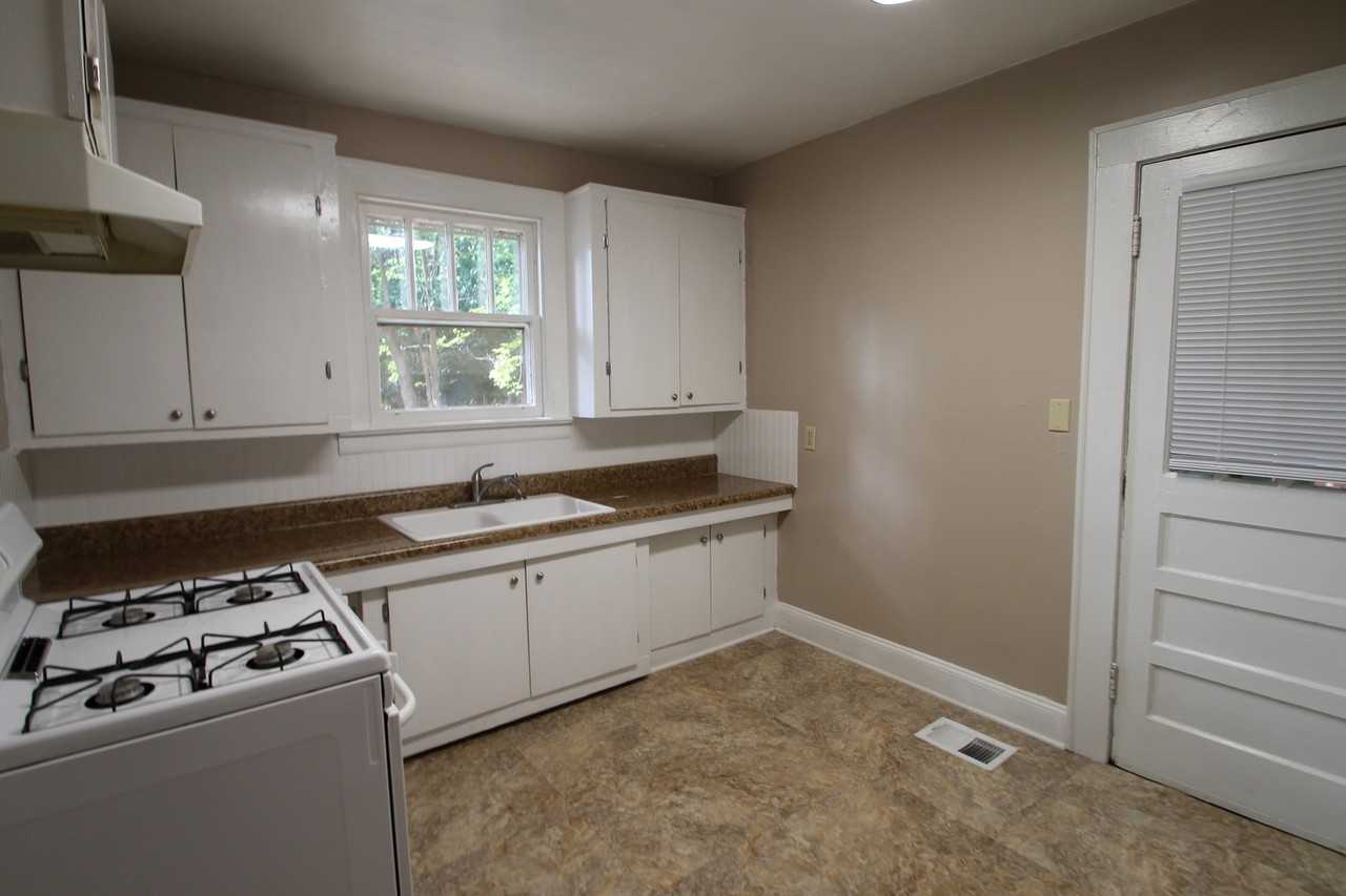 521 Chestnut St - Photo 6 of 12