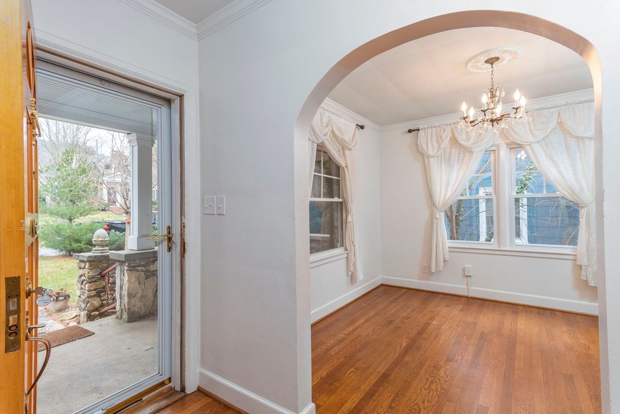16 Lorraine Ave - Photo 4 of 24