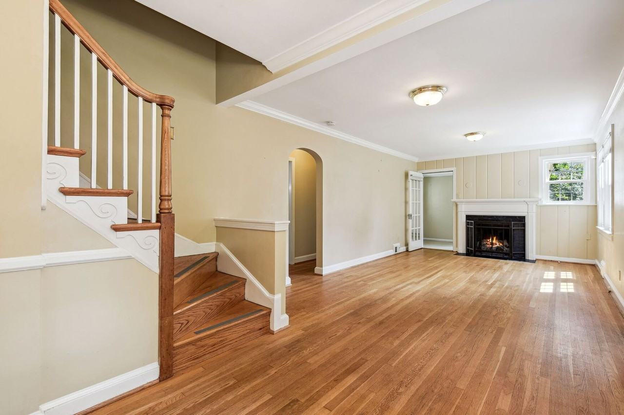 5203 Elsmere Ave - Photo 2 of 20