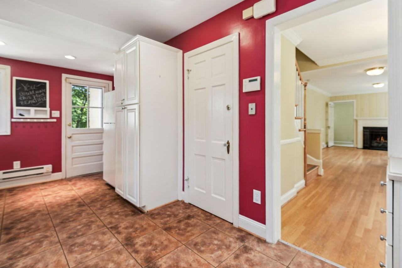 5203 Elsmere Ave - Photo 6 of 20