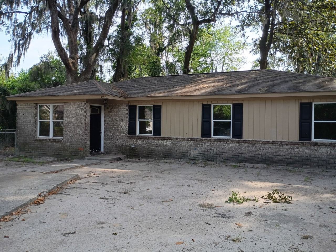 308 Stacie Ct - Photo 2 of 21