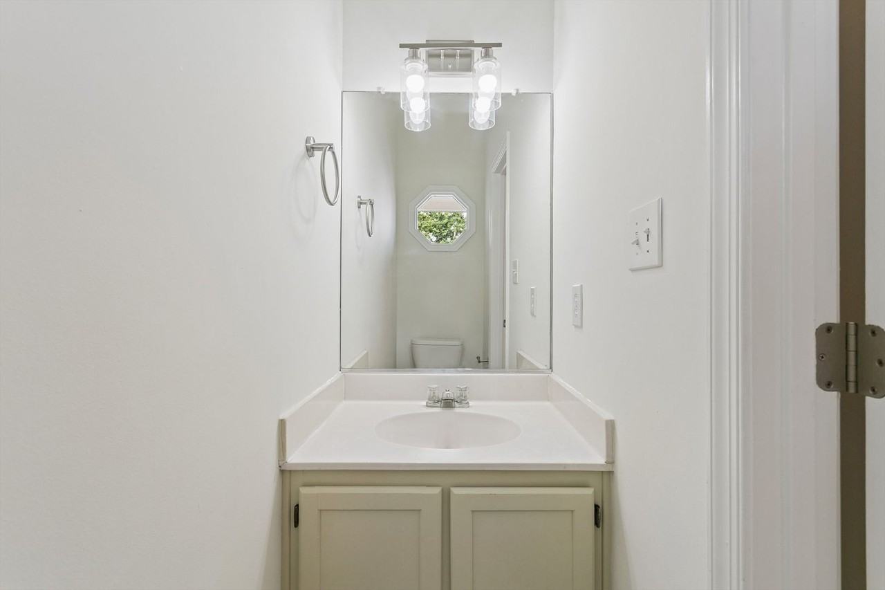 104 Monument Ct - Photo 7 of 27