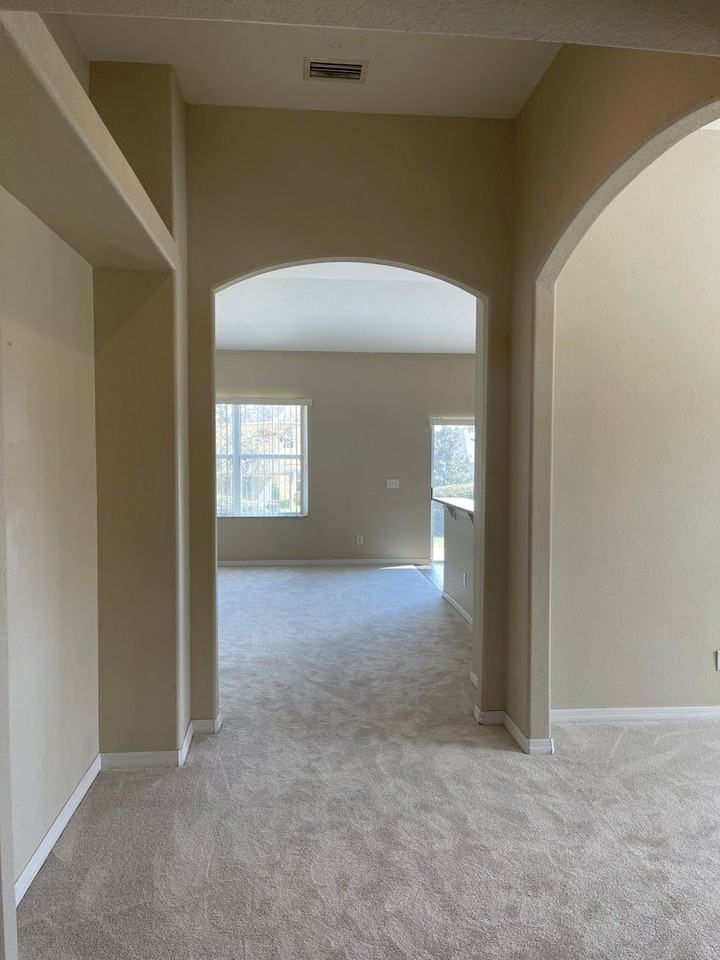 213 Towerview Dr E - Photo 2 of 20