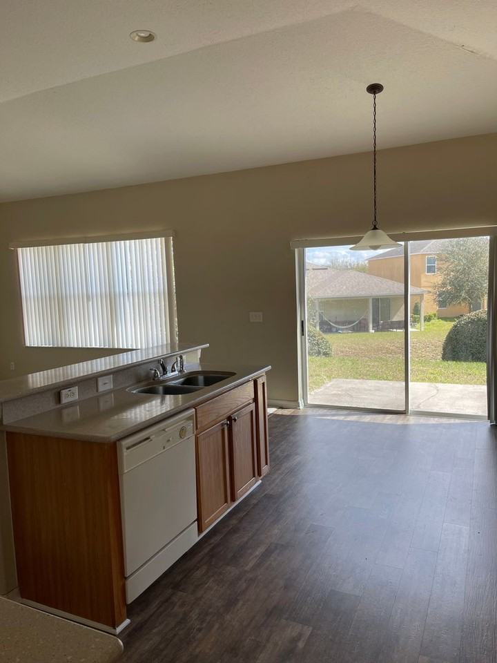 213 Towerview Dr E - Photo 5 of 20