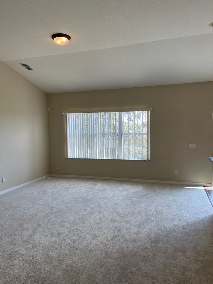 213 Towerview Dr E - Photo 7 of 20