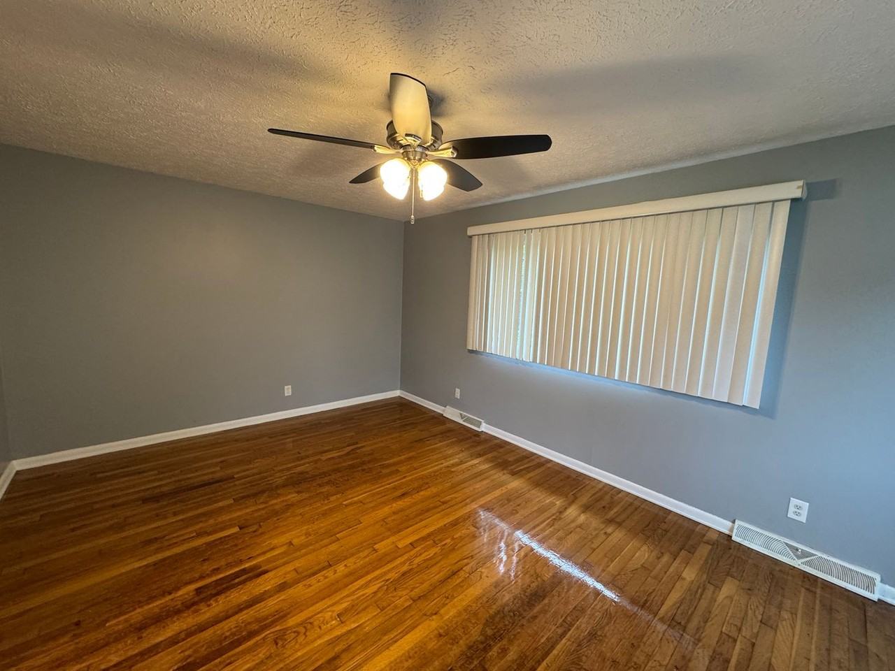 3243 W 52nd St - Photo 2 of 28