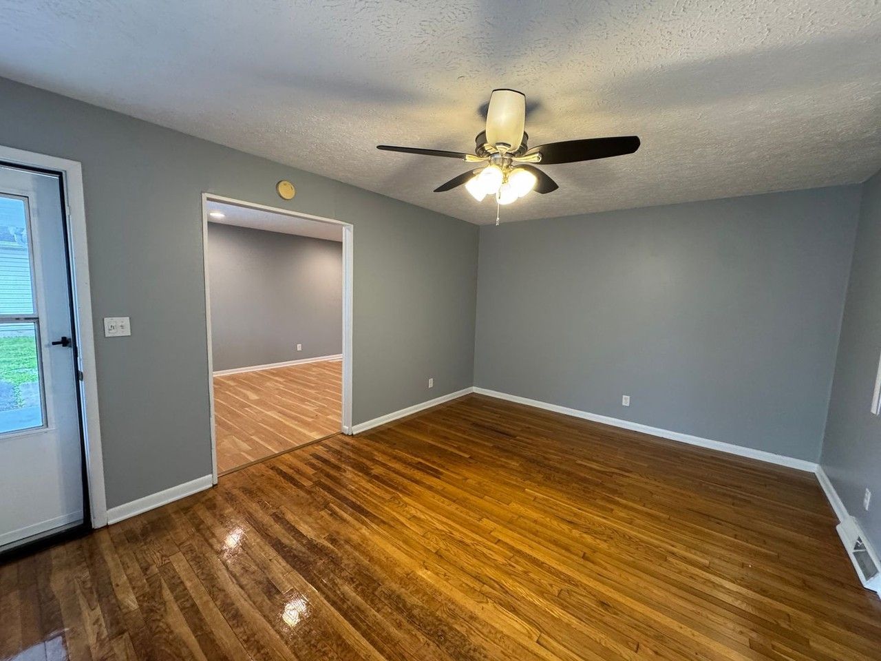 3243 W 52nd St - Photo 3 of 28