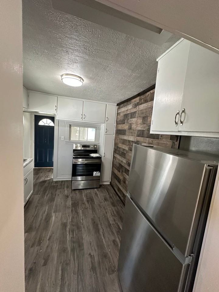 2115 Omaha St - Photo 3 of 8
