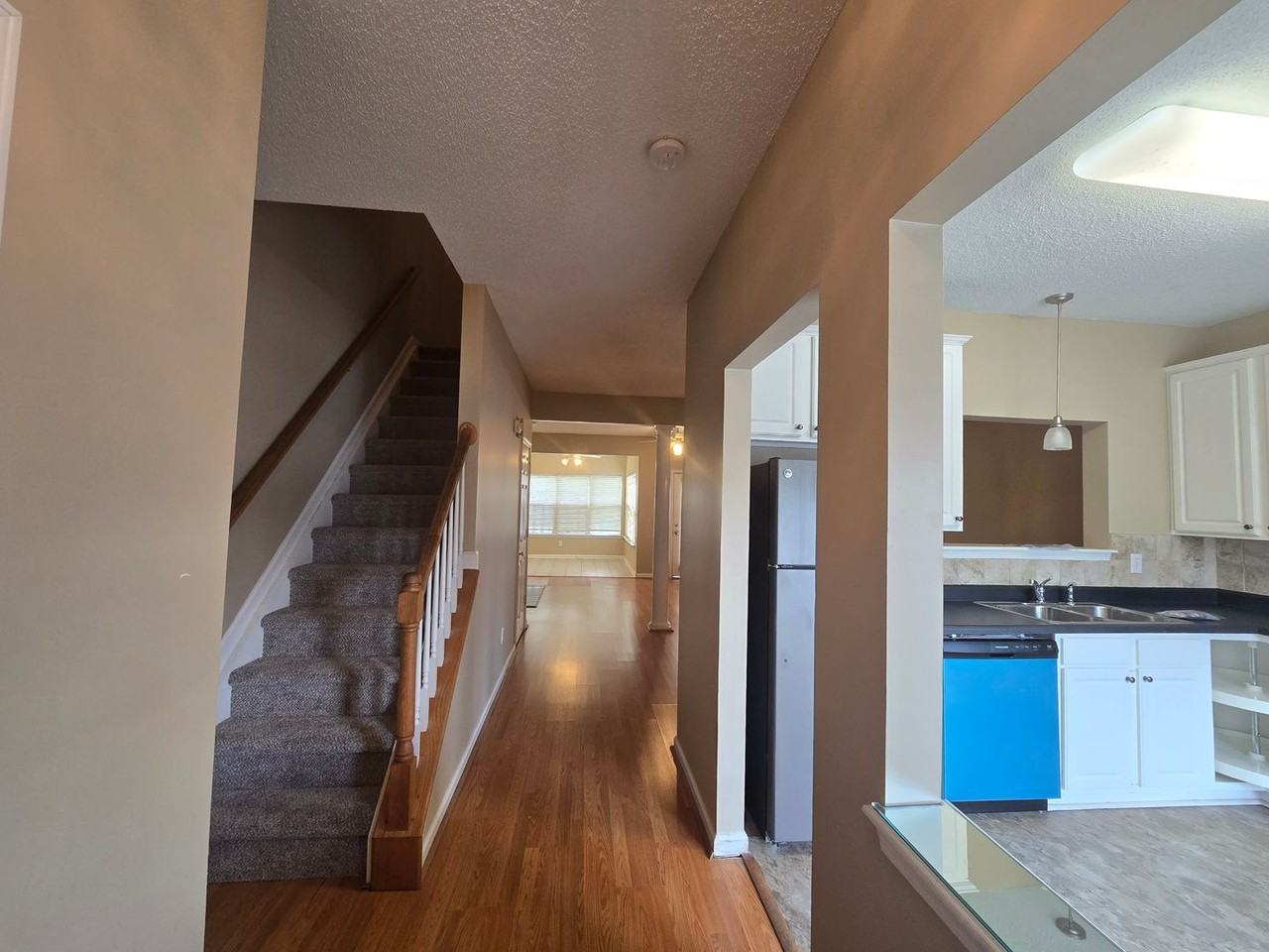 210 Brittany Way - Photo 4 of 26