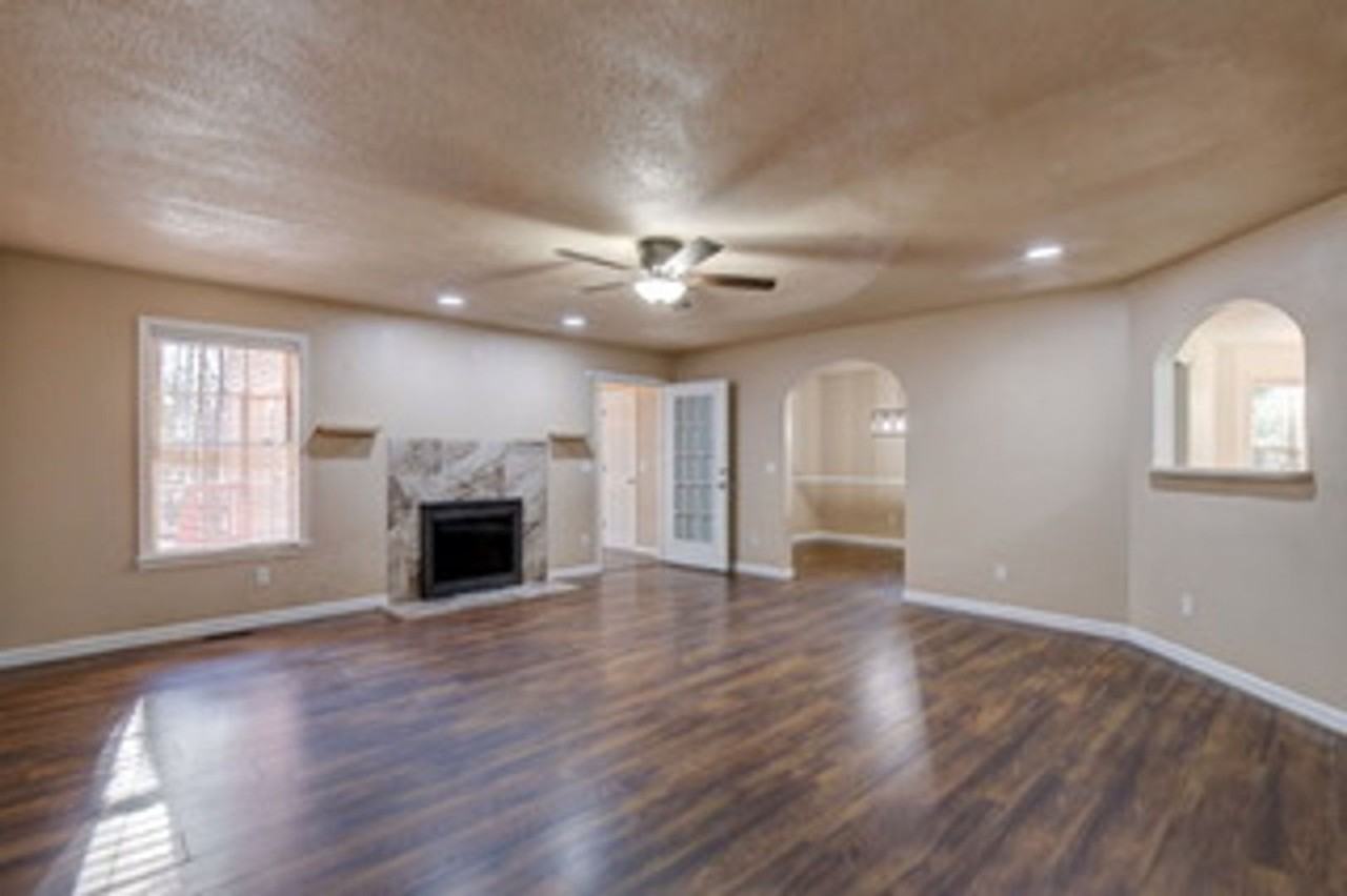 212 Running Deer Dr - Photo 2 of 21