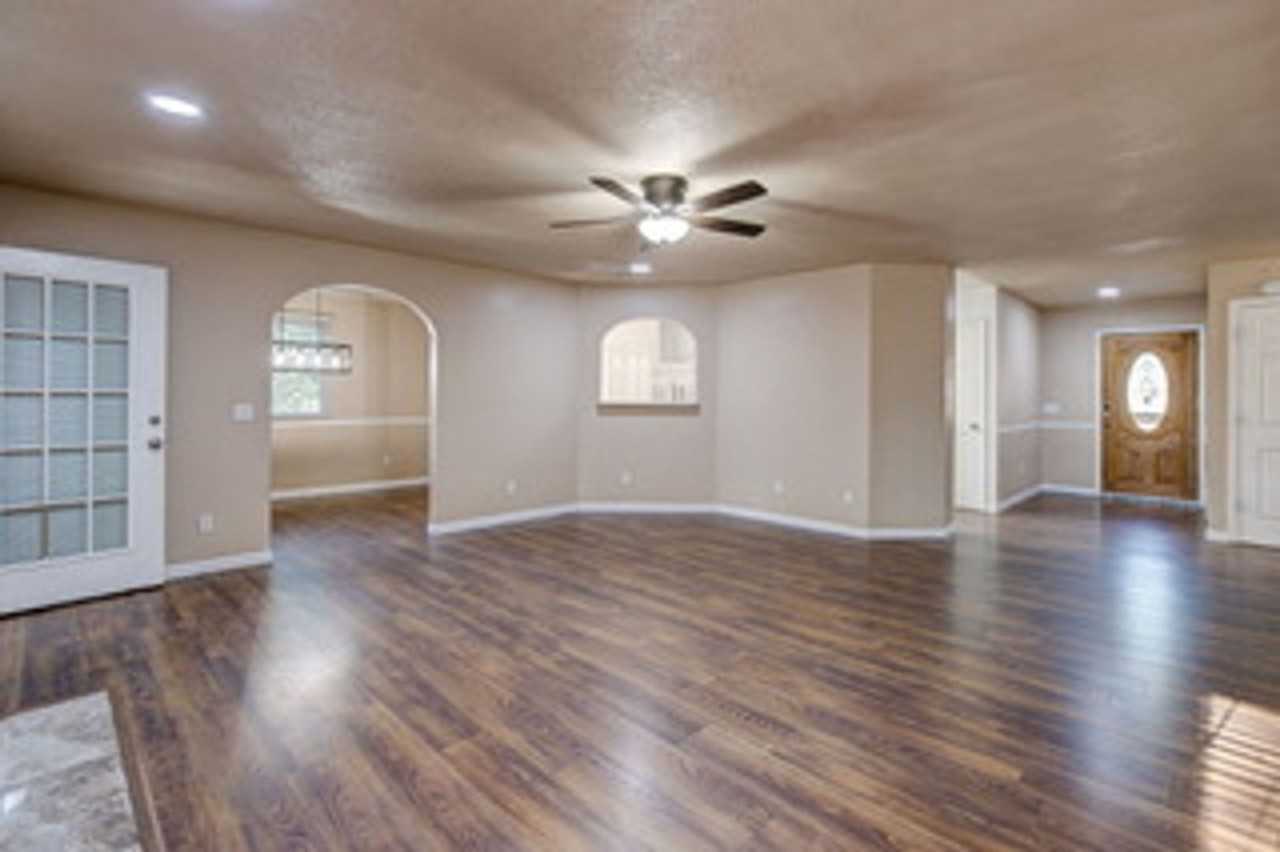 212 Running Deer Dr - Photo 3 of 21