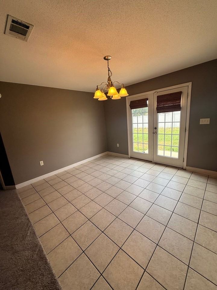 5203 Branch Point Dr - Photo 3 of 10