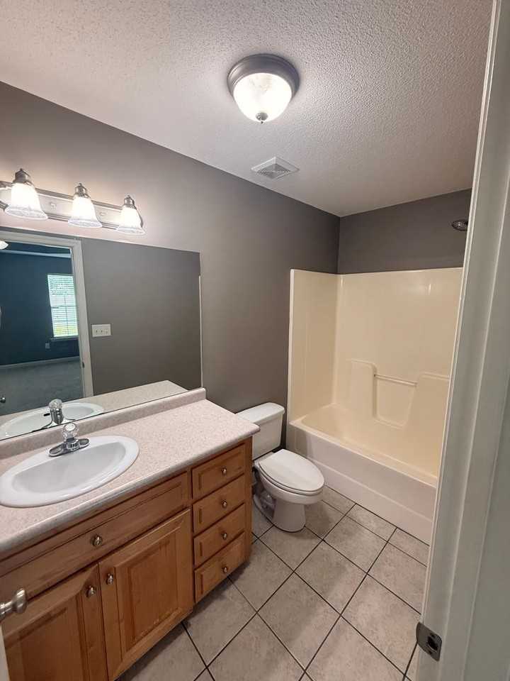 5203 Branch Point Dr - Photo 6 of 10
