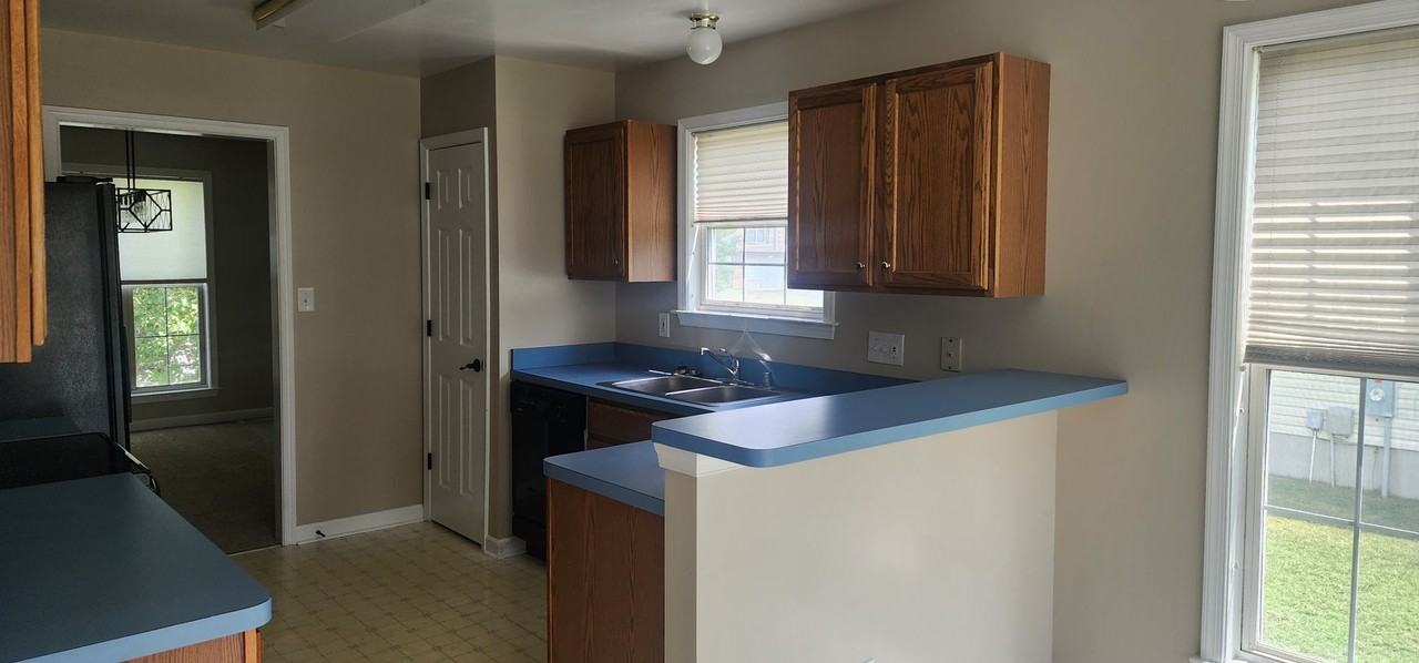 9810 Cannonball Ct - Photo 3 of 21