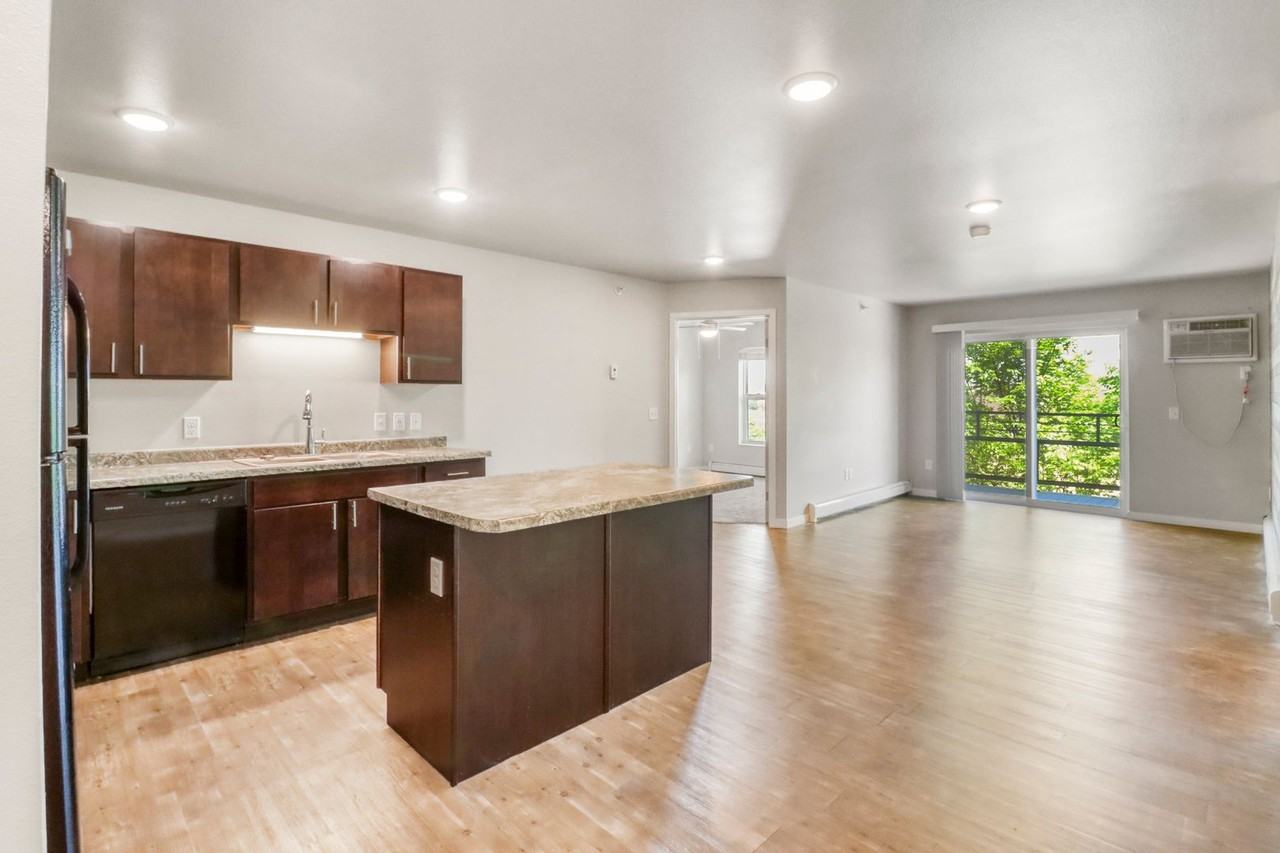 201 Holmes St E #308 - Photo 2 of 11