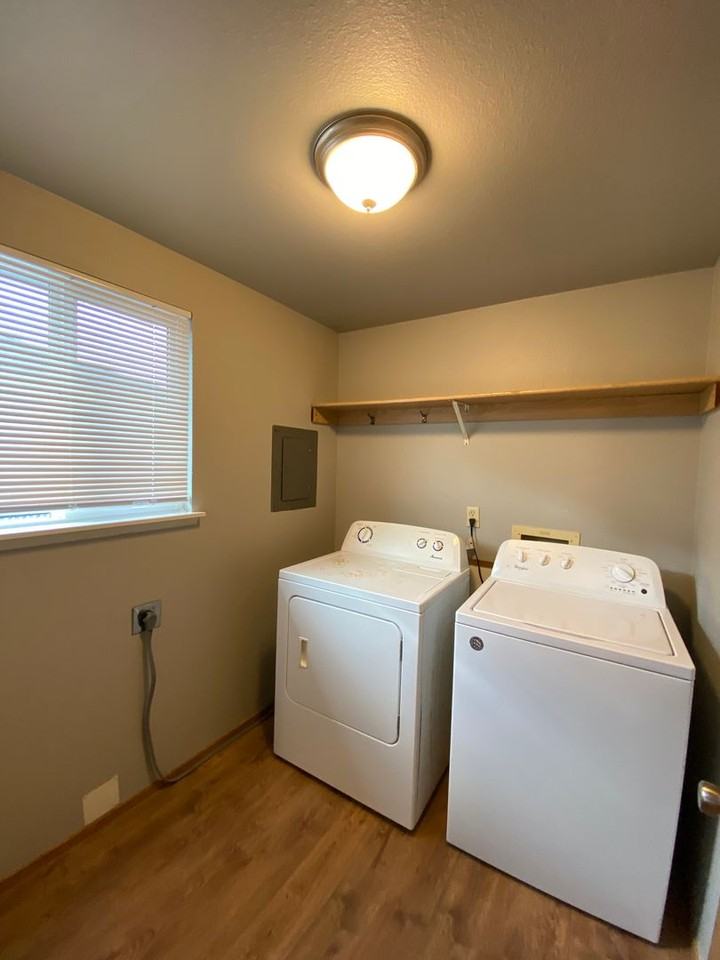 1309A S 15th Ave - Photo 4 of 16