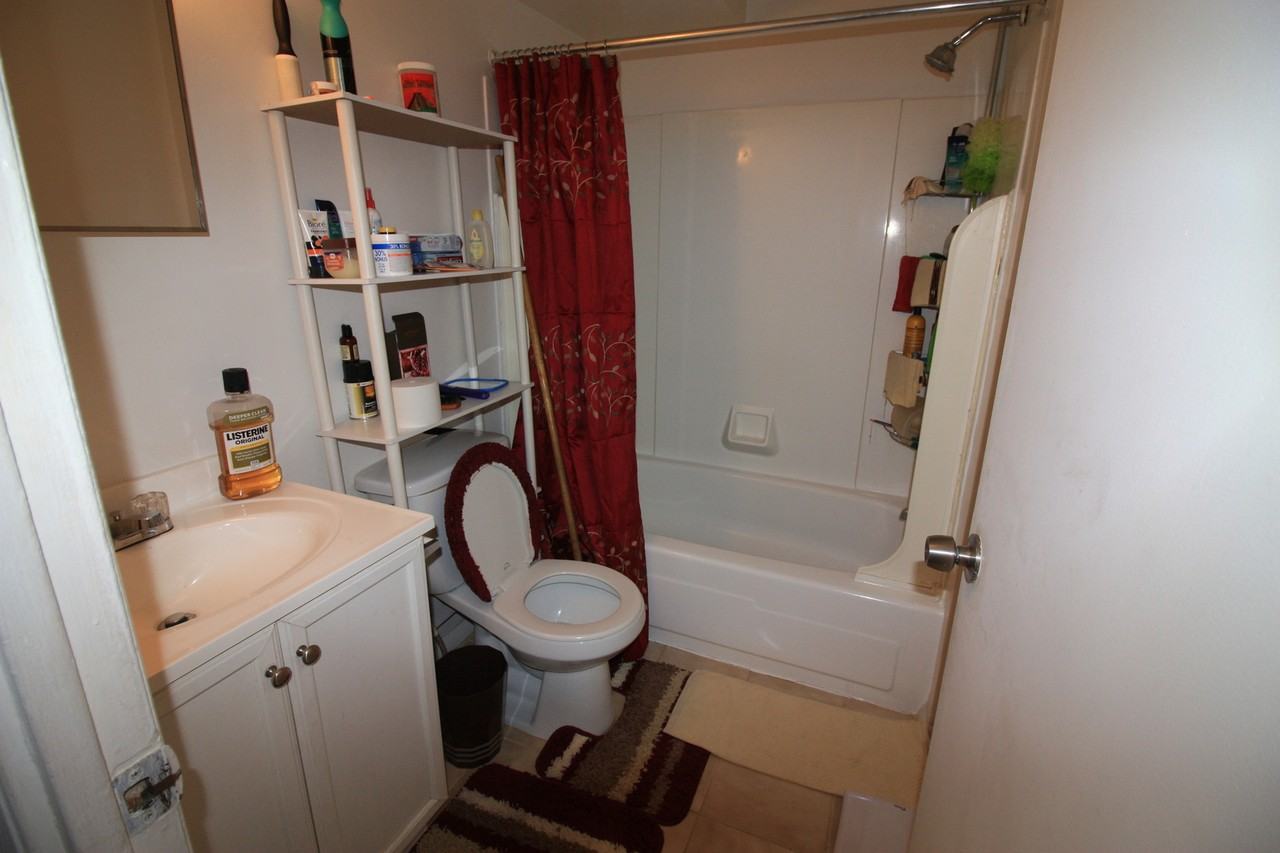 819 Gilrubin Ct - Photo 2 of 6