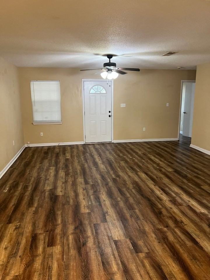 131 Cherokee Cir - Photo 3 of 15