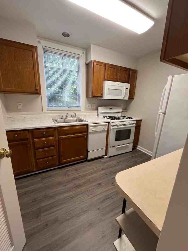 133 W Reed Ave - Photo 4 of 13