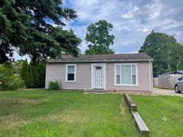 featured image of 2582 Roselawn St